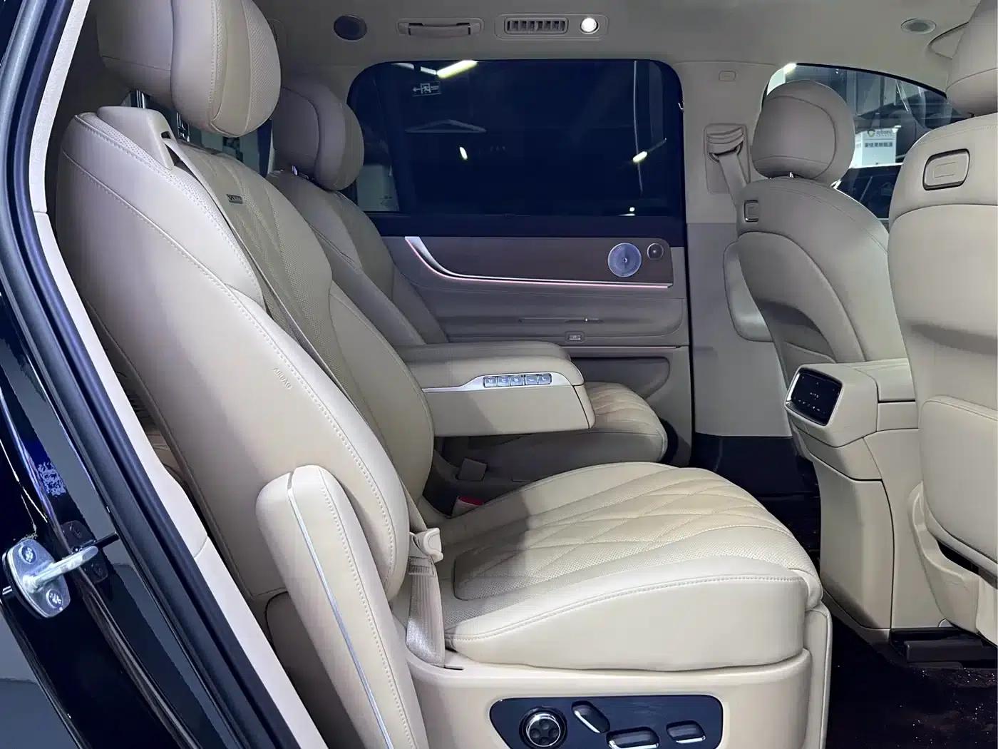 Wenjie M9 2024 Range Extended Max Edition 42kWh 6-Seater — миниатюра 5