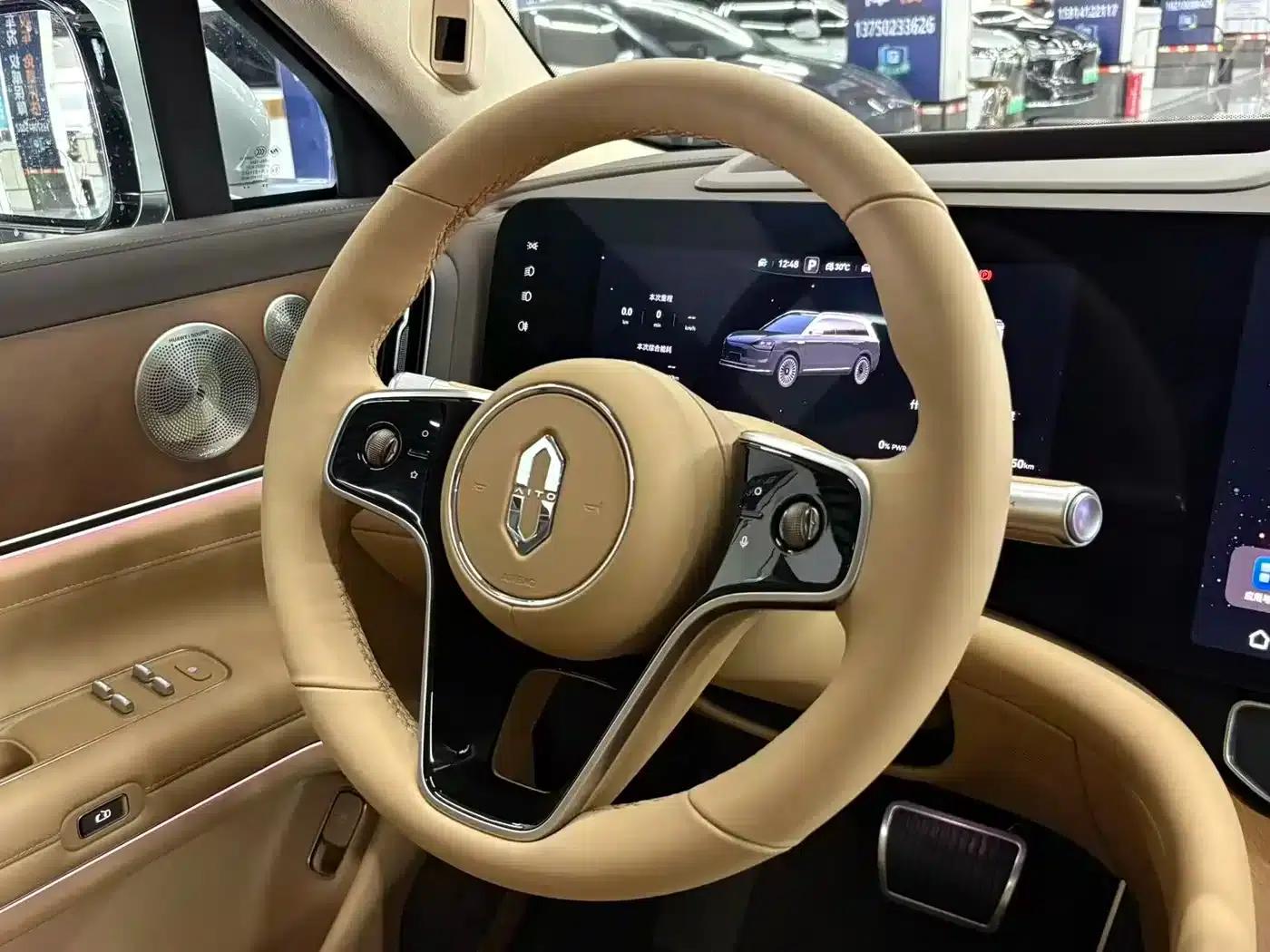 Wenjie M9 2025 Ultra Extended Range Edition 52kWh 6-Seat Version (192-line LiDAR) — миниатюра 13