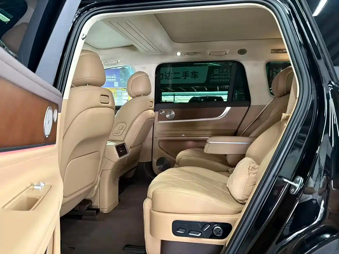 Wenjie M9 2025 Ultra Extended Range Edition 52kWh 6-Seat Version (192-line LiDAR) — миниатюра 15