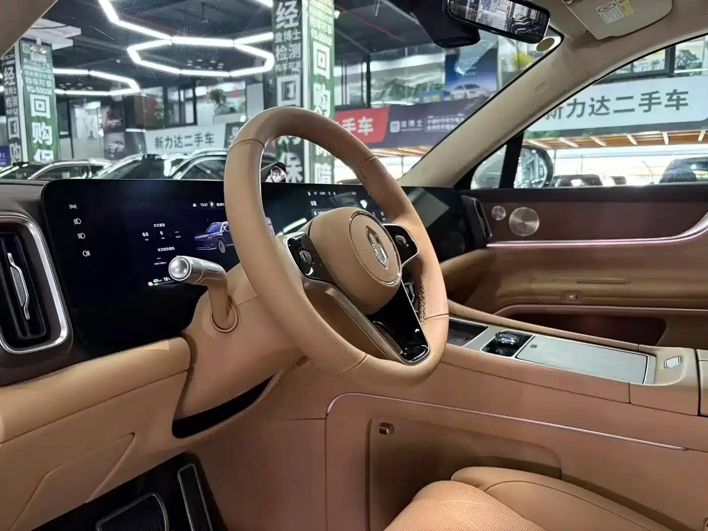 Wenjie M9 2025 Ultra Extended Range Edition 52kWh 6-Seat Version (192-line LiDAR) — миниатюра 16