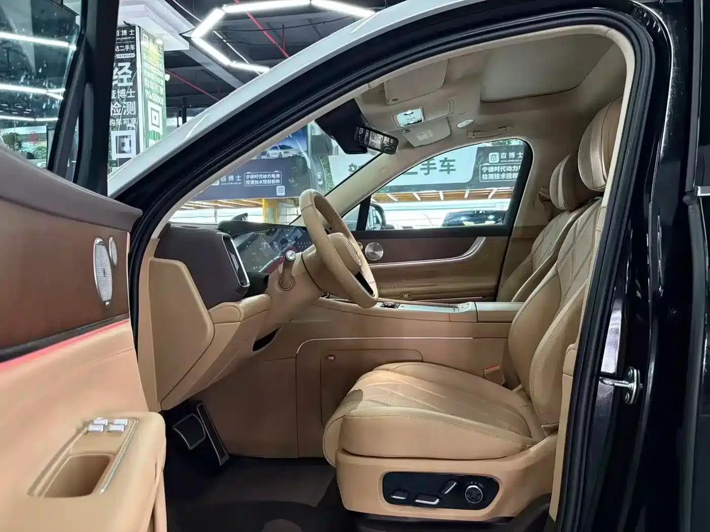 Wenjie M9 2025 Ultra Extended Range Edition 52kWh 6-Seat Version (192-line LiDAR) — миниатюра 19