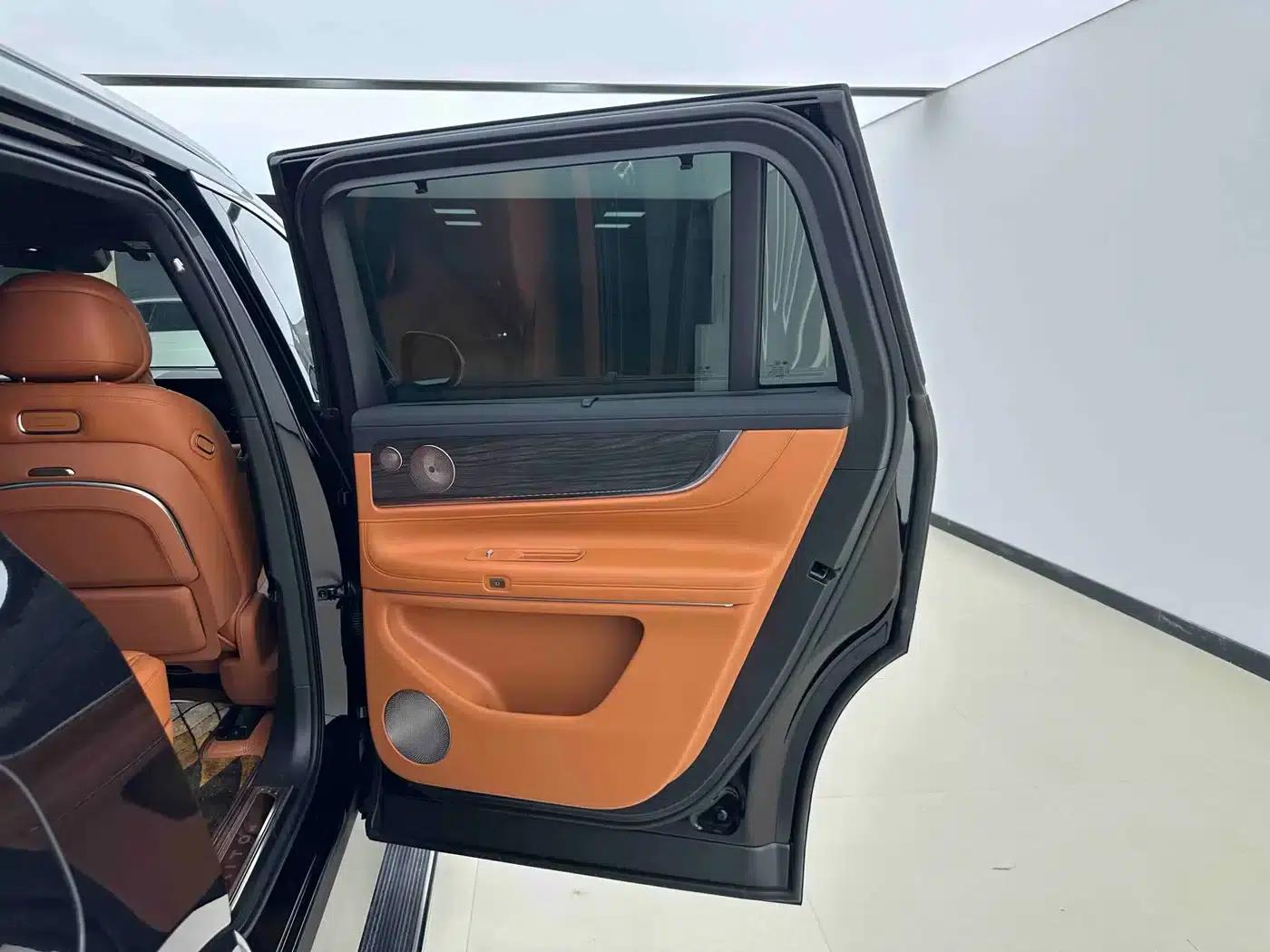 Wenjie M9 2024 Range Extended Max Edition 42kWh 6-Seater — миниатюра 20