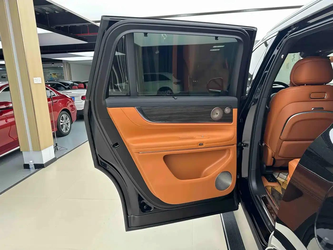 Wenjie M9 2024 Range Extended Max Edition 42kWh 6-Seater — миниатюра 24