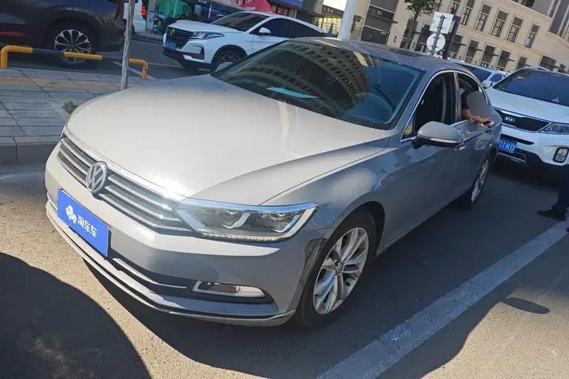 2018 Volkswagen Magotan Facelift 330TSI DSG Luxury Model — миниатюра 1