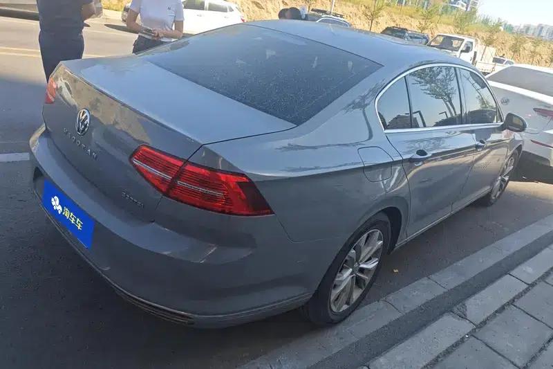 2018 Volkswagen Magotan Facelift 330TSI DSG Luxury Model — миниатюра 3