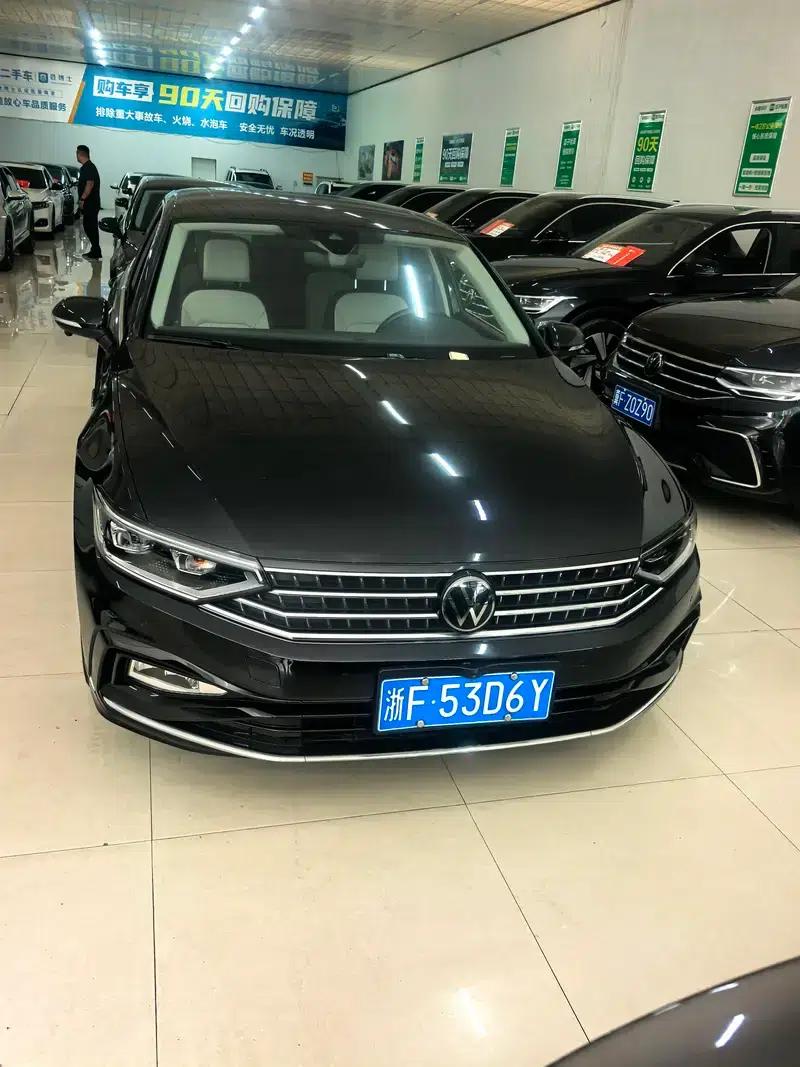 Volkswagen Magotan 2023 2 Millionth Unit Commemorative Edition 330TSI DSG Luxury — миниатюра 2