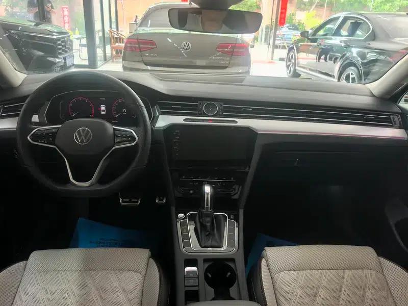 Volkswagen Magotan 2023 2 Millionth Unit Commemorative Edition 330TSI DSG Luxury — миниатюра 9