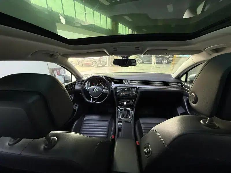 2017 Volkswagen Magotan 330TSI DSG Leading Edition — миниатюра 12