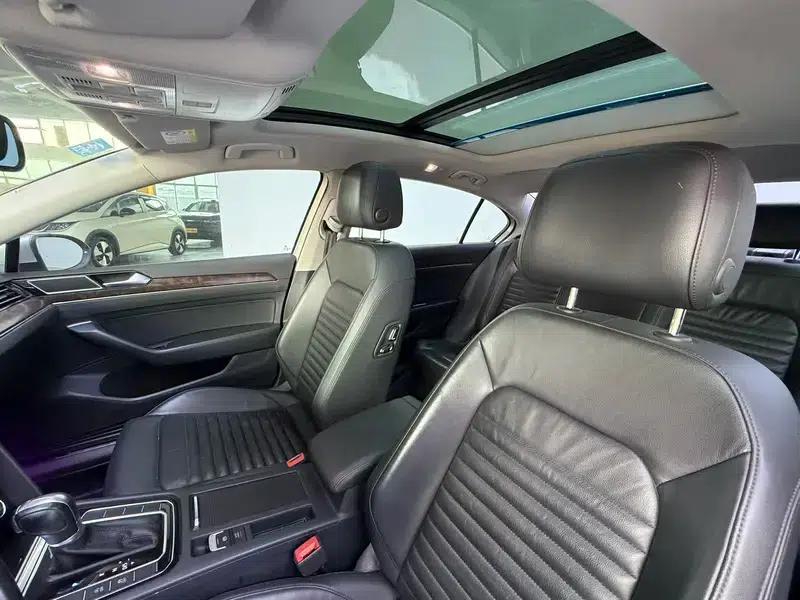 2017 Volkswagen Magotan 330TSI DSG Leading Edition — миниатюра 17