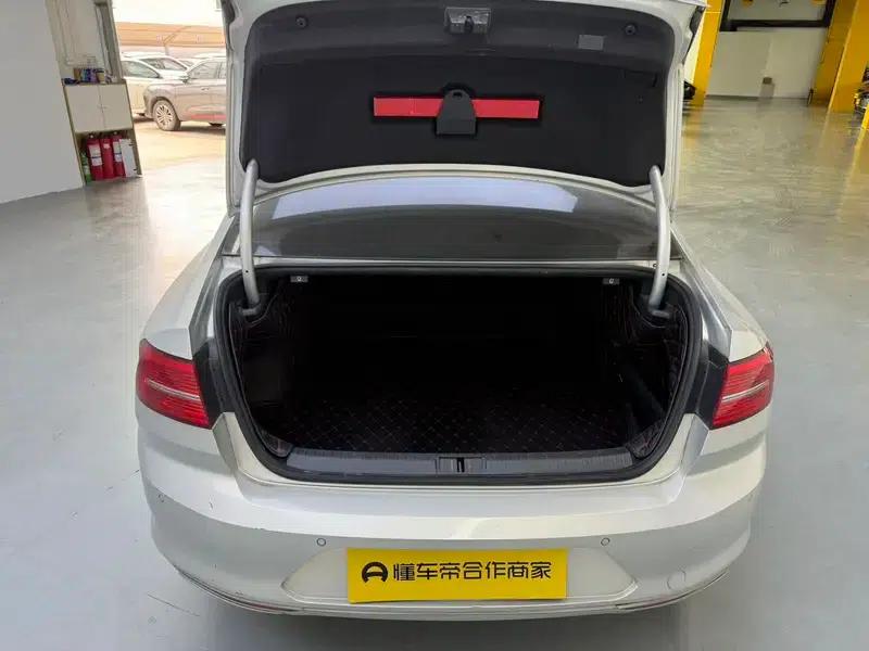 2017 Volkswagen Magotan 330TSI DSG Leading Edition — миниатюра 19