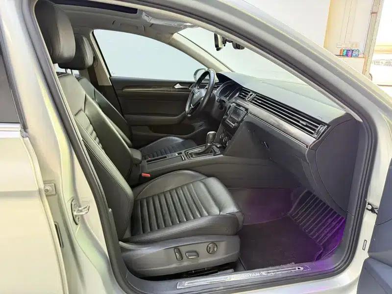 2017 Volkswagen Magotan 330TSI DSG Leading Edition — миниатюра 10