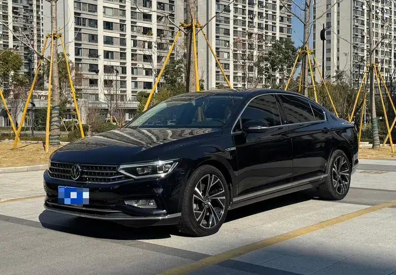 Volkswagen Passat 2021 330TSI DSG 30th Anniversary Edition — миниатюра 1