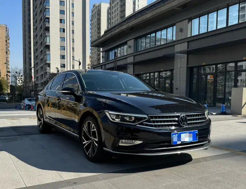 Volkswagen Passat 2021 330TSI DSG 30th Anniversary Edition — миниатюра 3