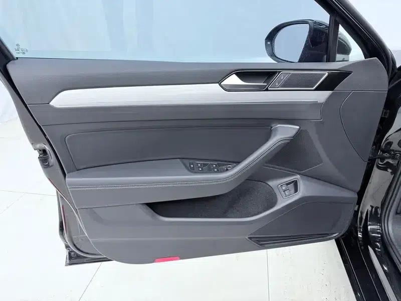2022 Volkswagen Magotan PHEV Luxury Edition — миниатюра 11