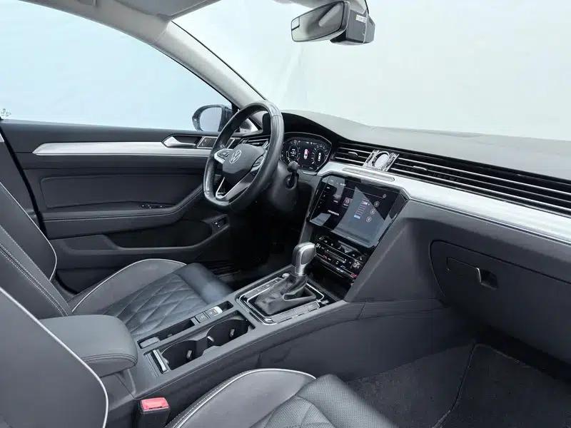 2022 Volkswagen Magotan PHEV Luxury Edition — миниатюра 13
