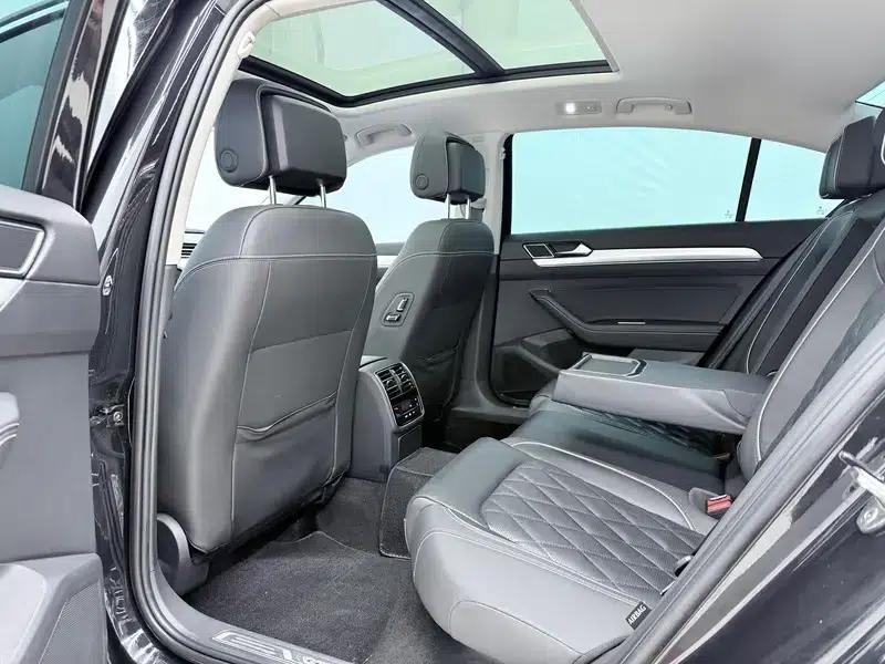 2022 Volkswagen Magotan PHEV Luxury Edition — миниатюра 19
