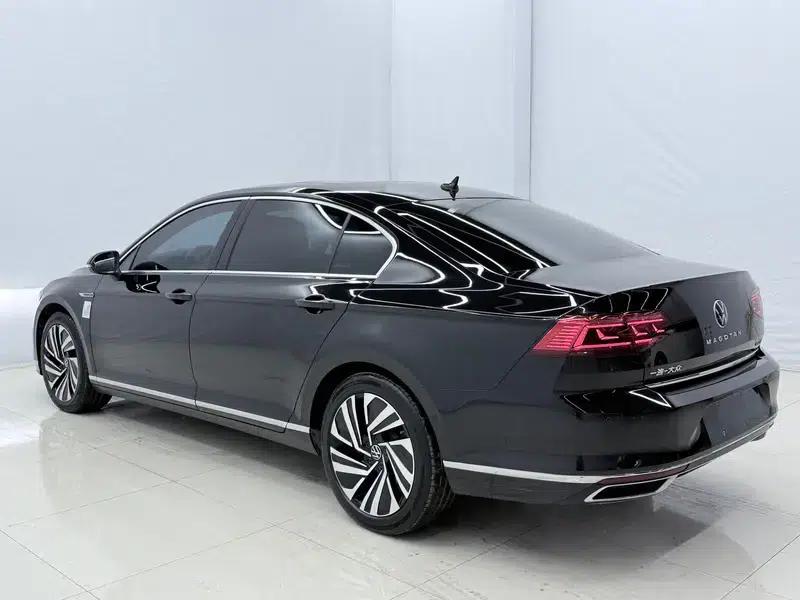 2022 Volkswagen Magotan PHEV Luxury Edition — миниатюра 4