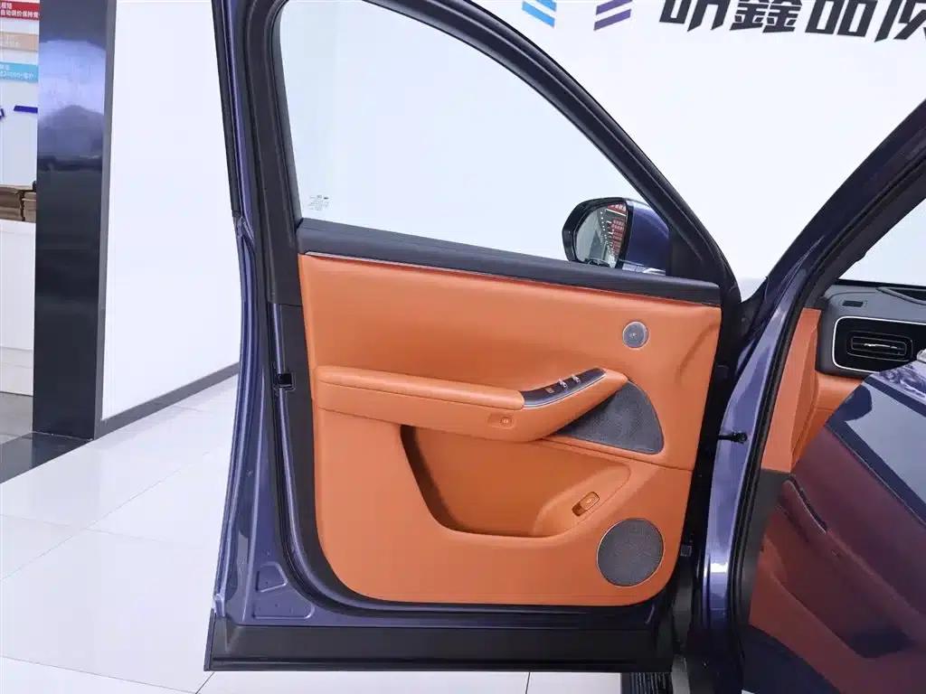 Wenjie M7 2026 Extended Range Ultra 4WD 5-Seater (192-line LiDAR) — миниатюра 17