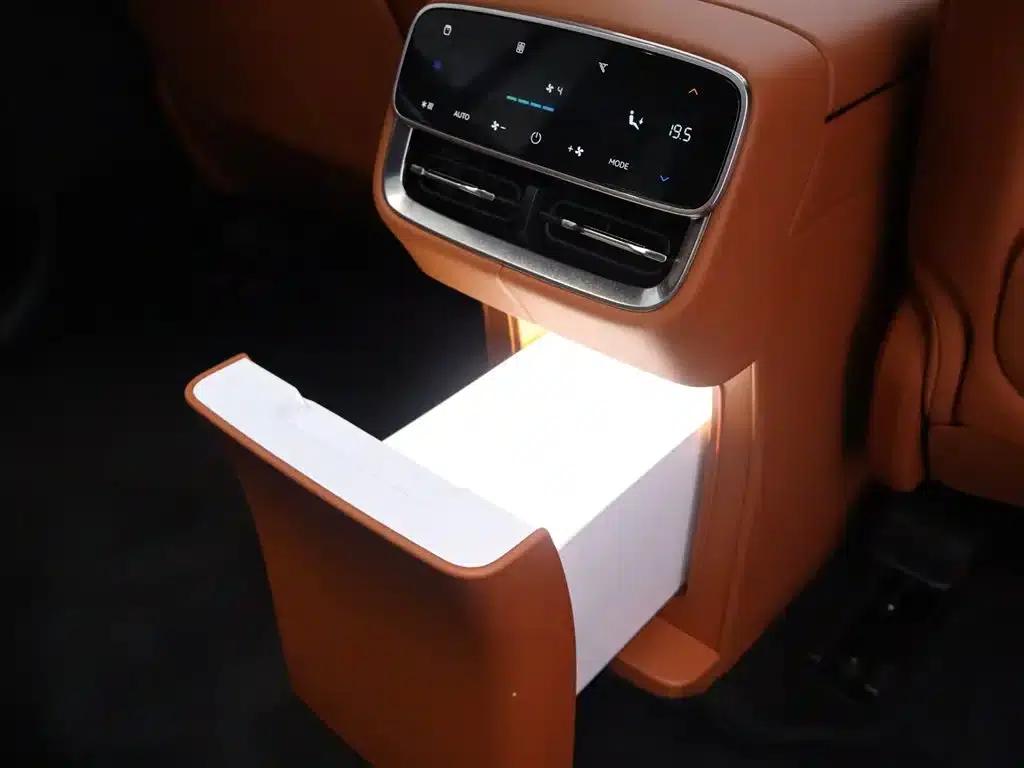 Wenjie M7 2026 Extended Range Ultra 4WD 5-Seater (192-line LiDAR) — миниатюра 24