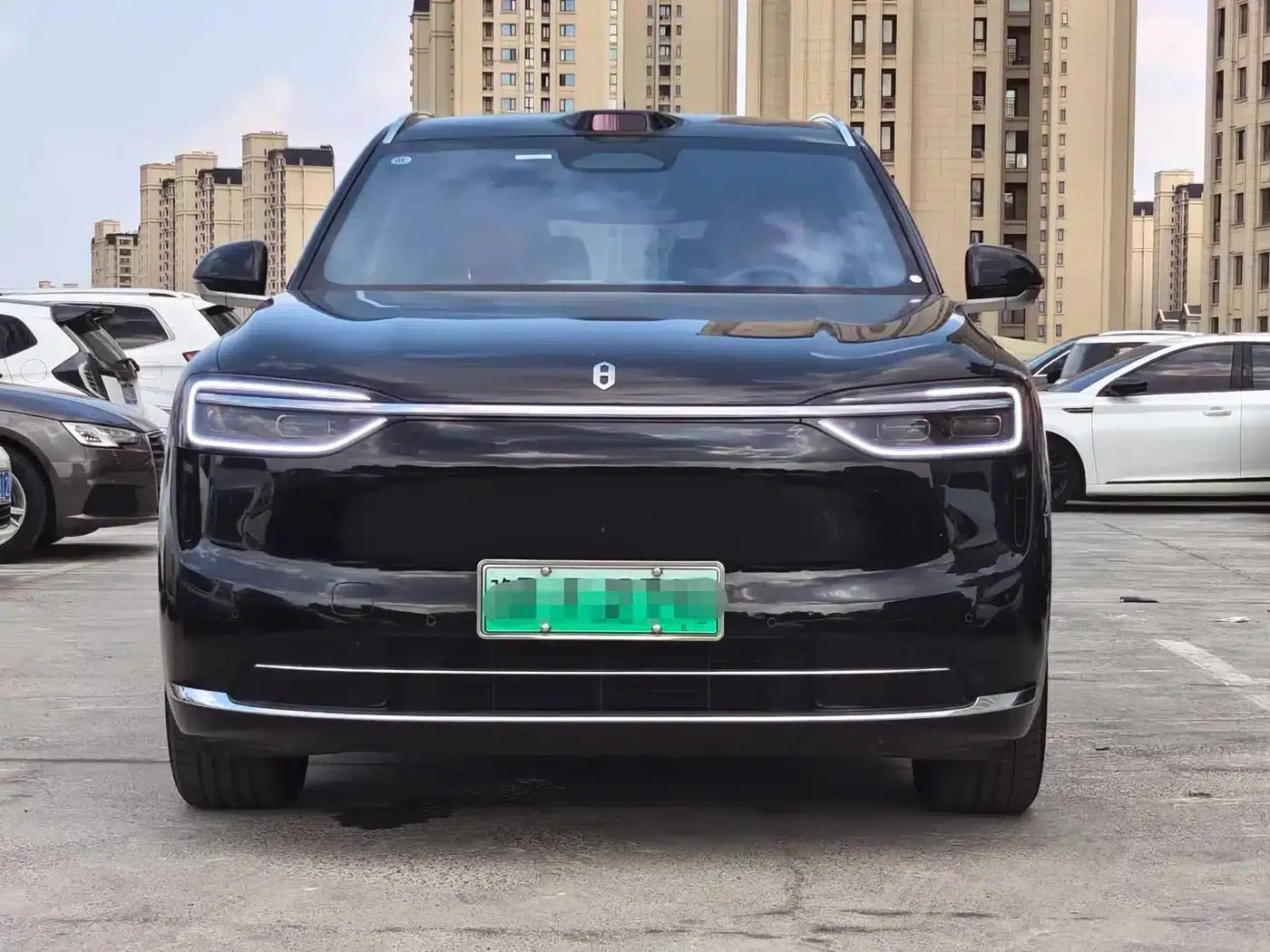 Wenjie M7 2026 Extended Range Max 4WD Version (6 Seats, 192-line LiDAR) — миниатюра 2