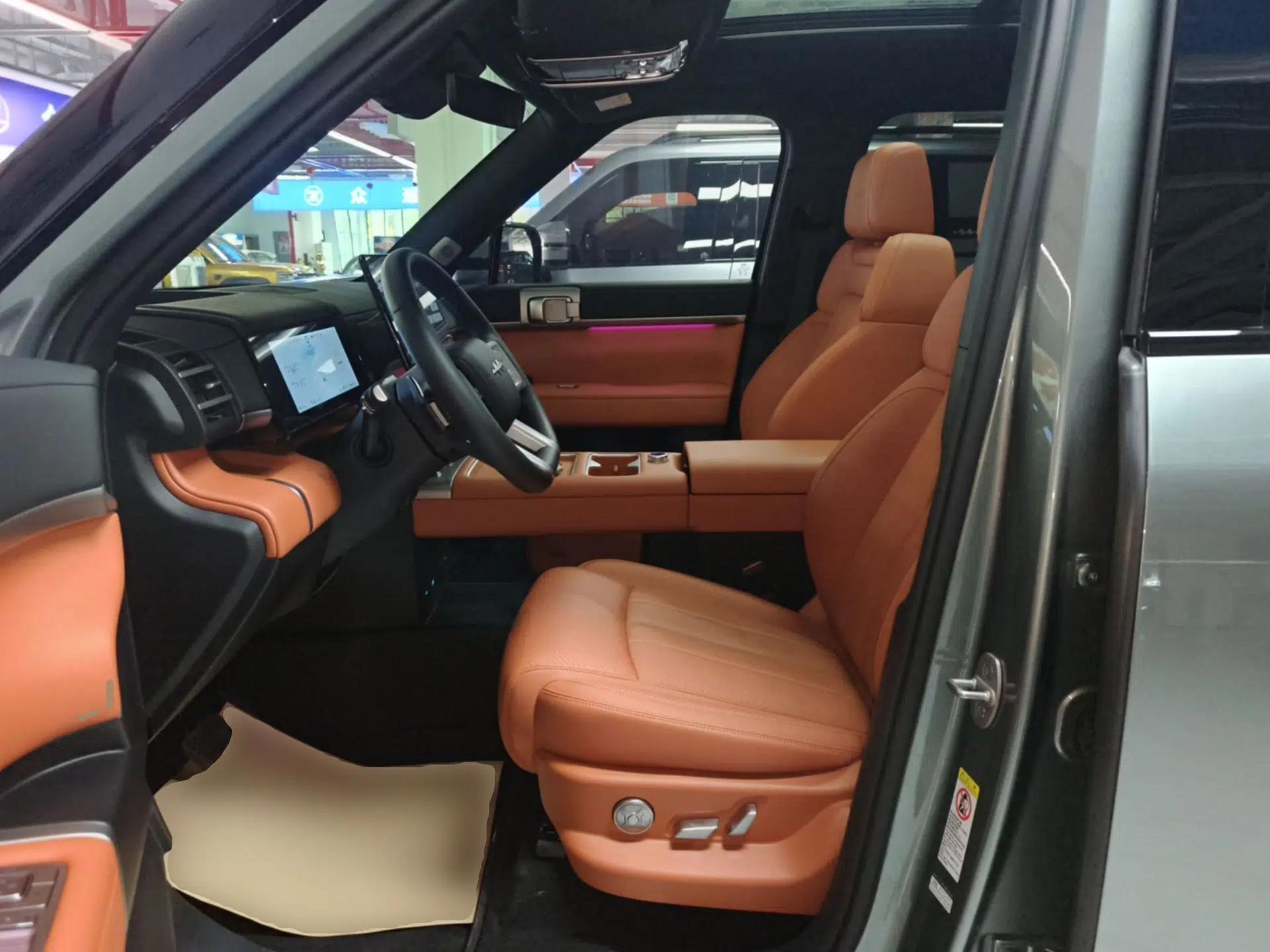 Formula Leopard Titanium 7 2025 Model 200 km Two-Wheel Drive Max Edition — миниатюра 17