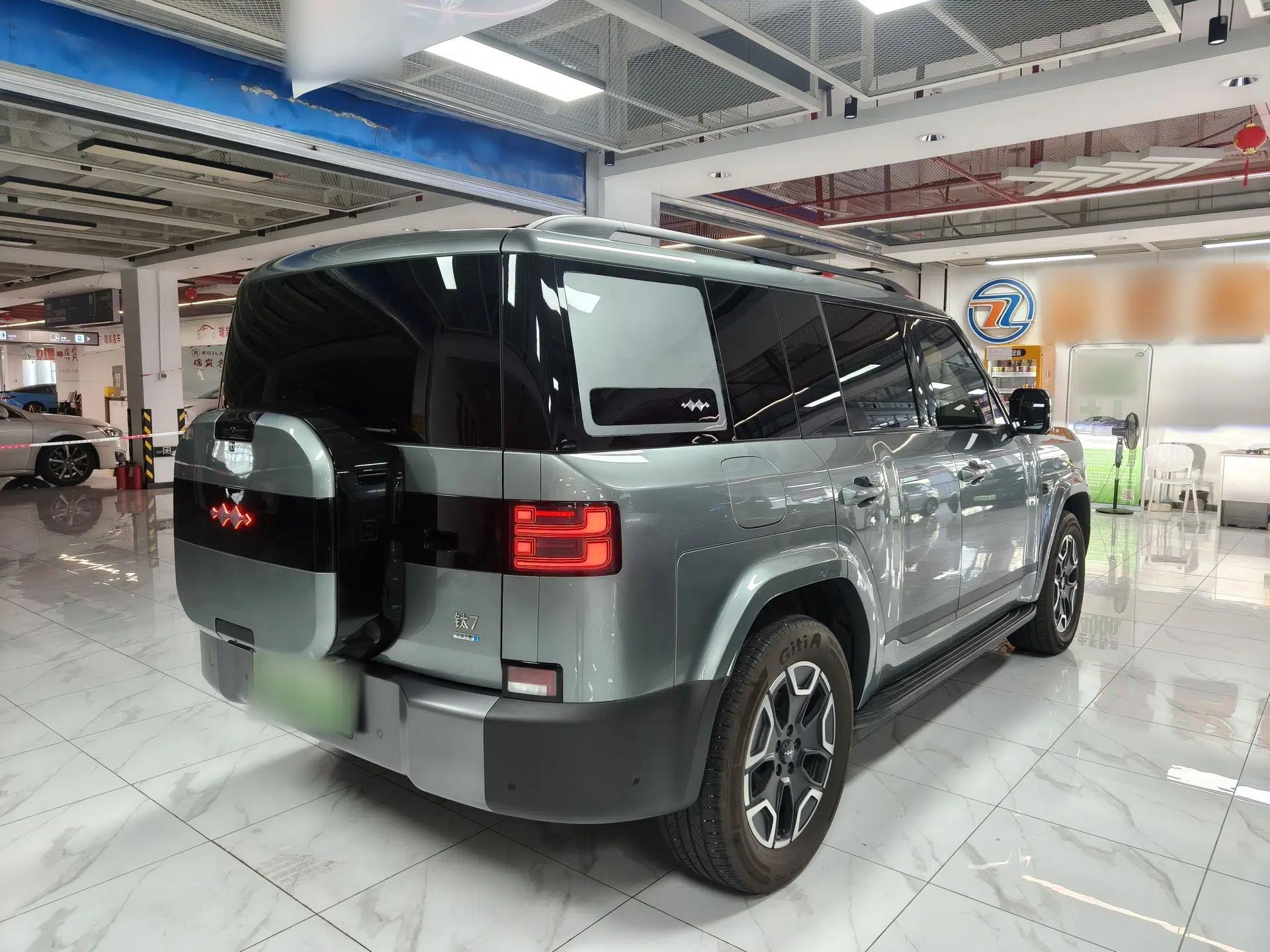 Formula Leopard Titanium 7 2025 Model 200 km Two-Wheel Drive Max Edition — миниатюра 6
