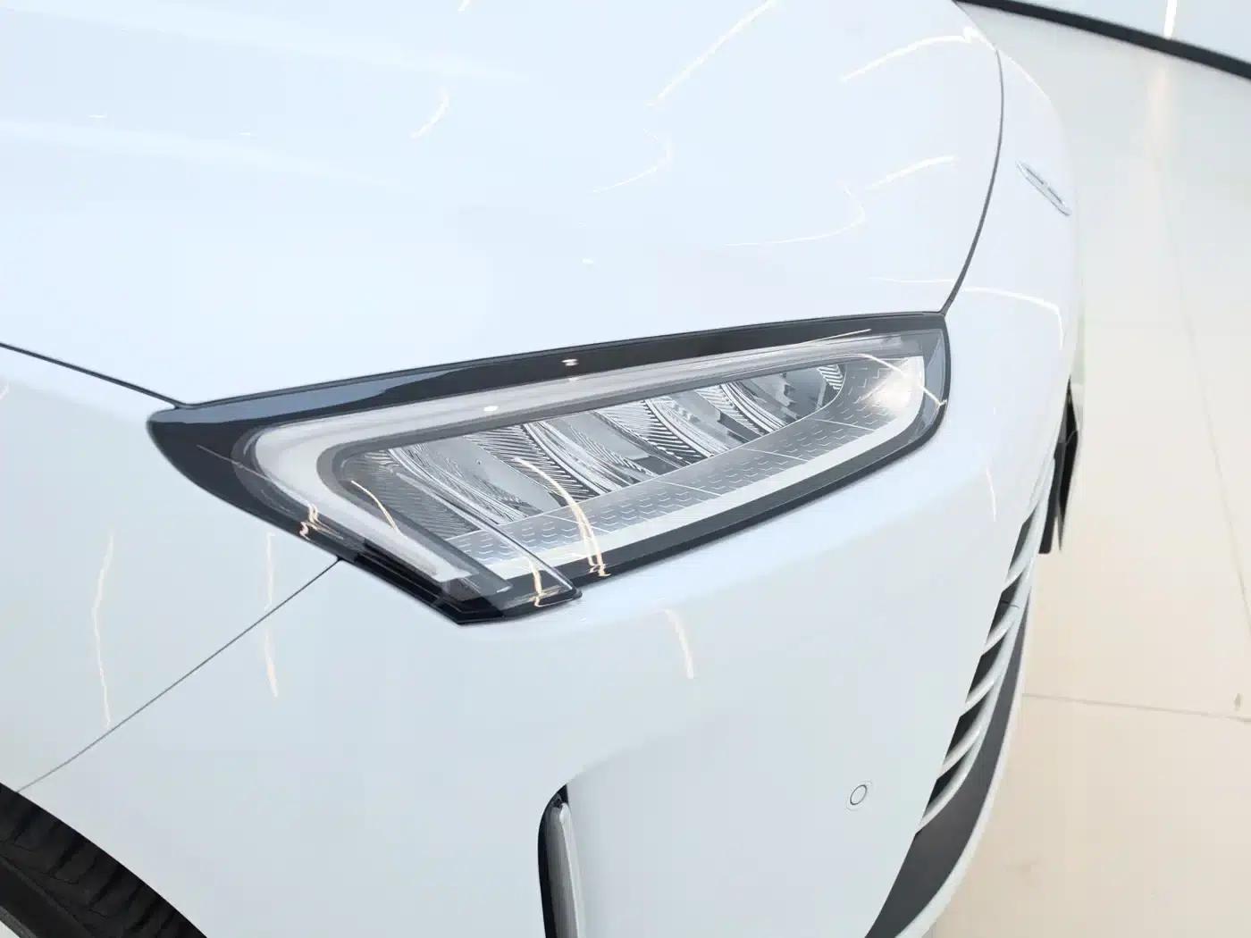 Wenjie M5 2022 Extended Range AWD Performance Edition — миниатюра 10