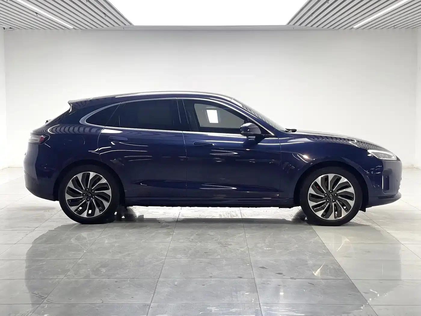 Wenjie M5 2022 Extended Range 4WD Flagship Edition — миниатюра 8