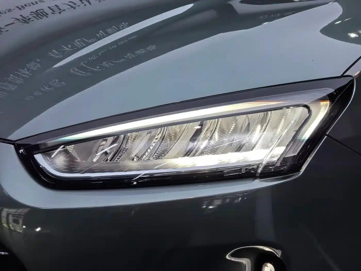 Wenjie M5 2022 Extended Range 4WD Ultimate Edition — миниатюра 17