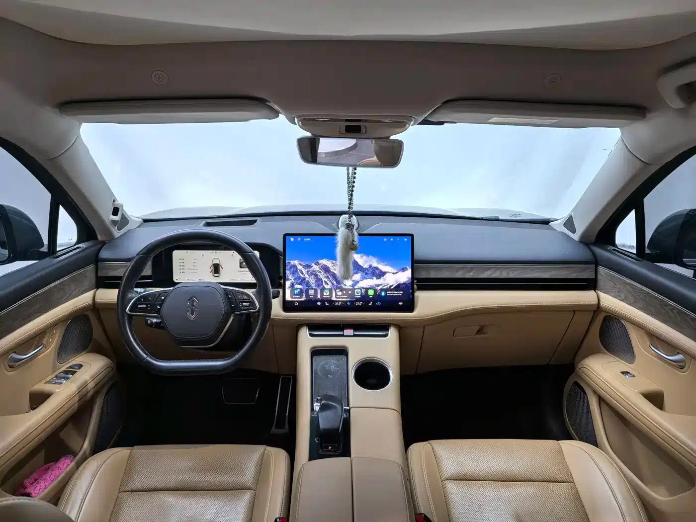 Wenjie M5 2022 Extended Range 4WD Ultimate Edition — миниатюра 10