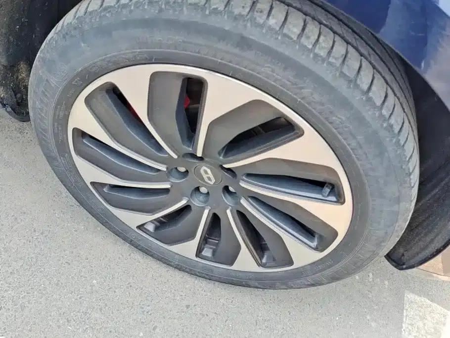 Wenjie M5 2022 Extended Range 4WD Flagship Edition — миниатюра 6