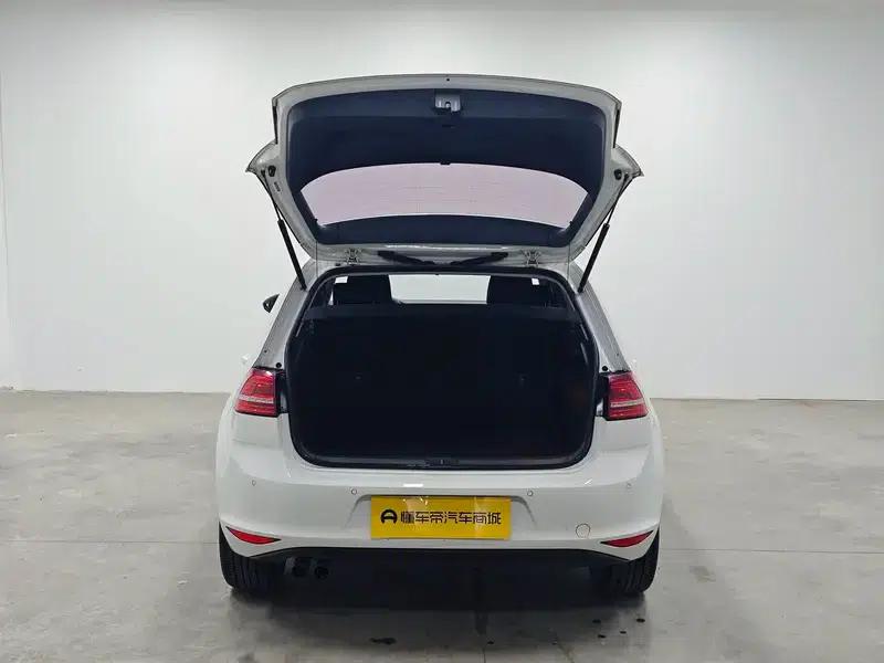 2017 Golf 230TSI Automatic Comfort Millionth Unit Commemorative Edition — миниатюра 20