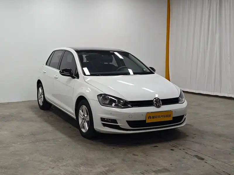 2017 Golf 230TSI Automatic Comfort Millionth Unit Commemorative Edition — миниатюра 3