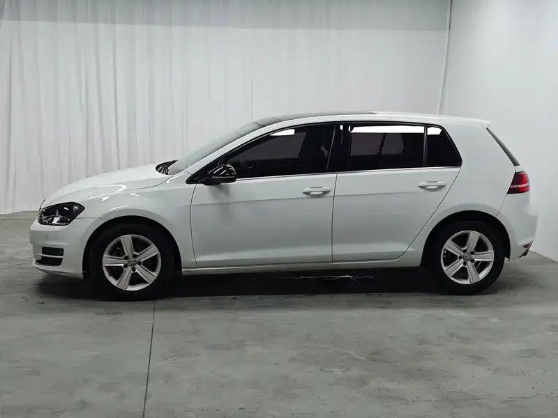 2017 Golf 230TSI Automatic Comfort Millionth Unit Commemorative Edition — миниатюра 4