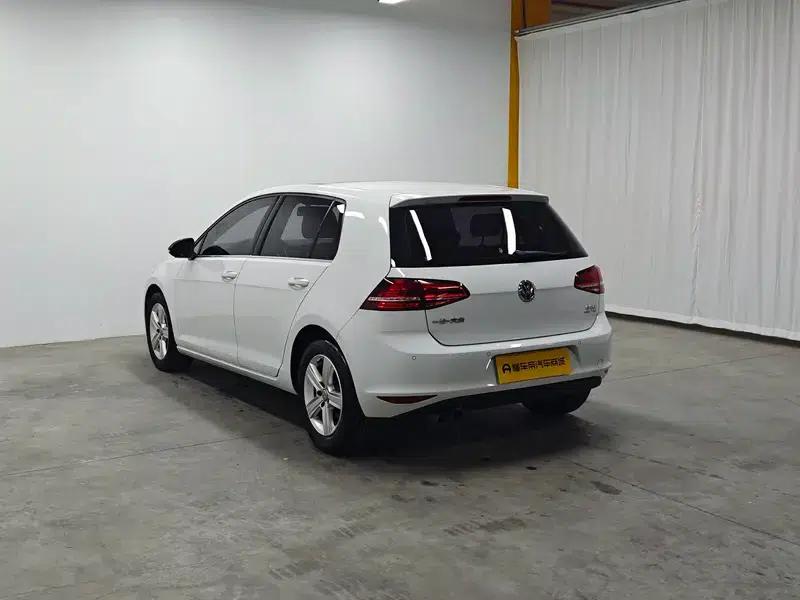 2017 Golf 230TSI Automatic Comfort Millionth Unit Commemorative Edition — миниатюра 5