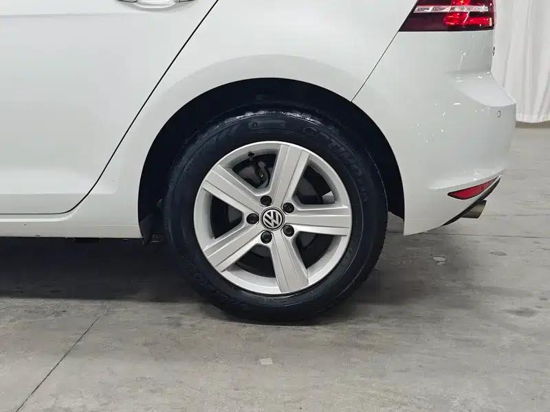 2017 Golf 230TSI Automatic Comfort Millionth Unit Commemorative Edition — миниатюра 9