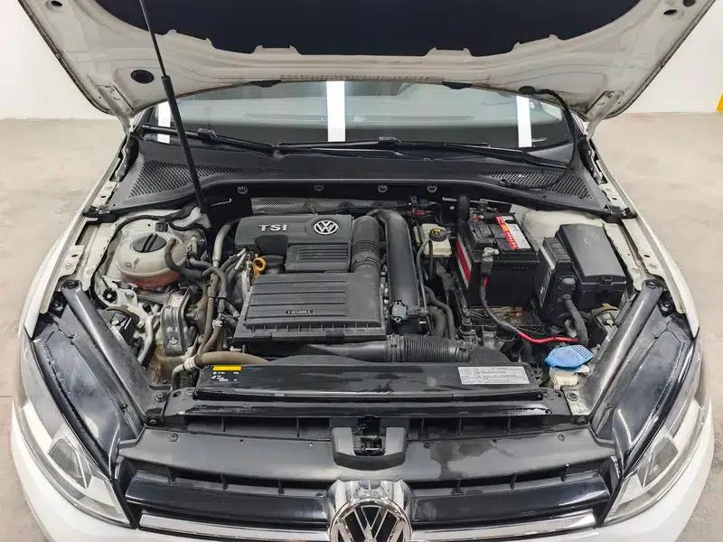 2017 Golf 230TSI Automatic Comfort Millionth Unit Commemorative Edition — миниатюра 10
