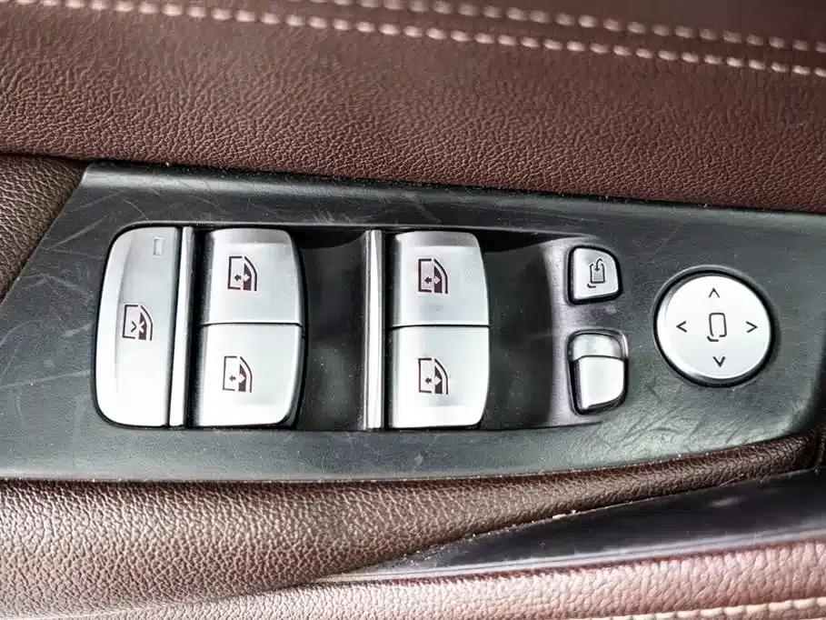 BMW 5 Series 2022 Facelift 530Li Luxury Package — миниатюра 19