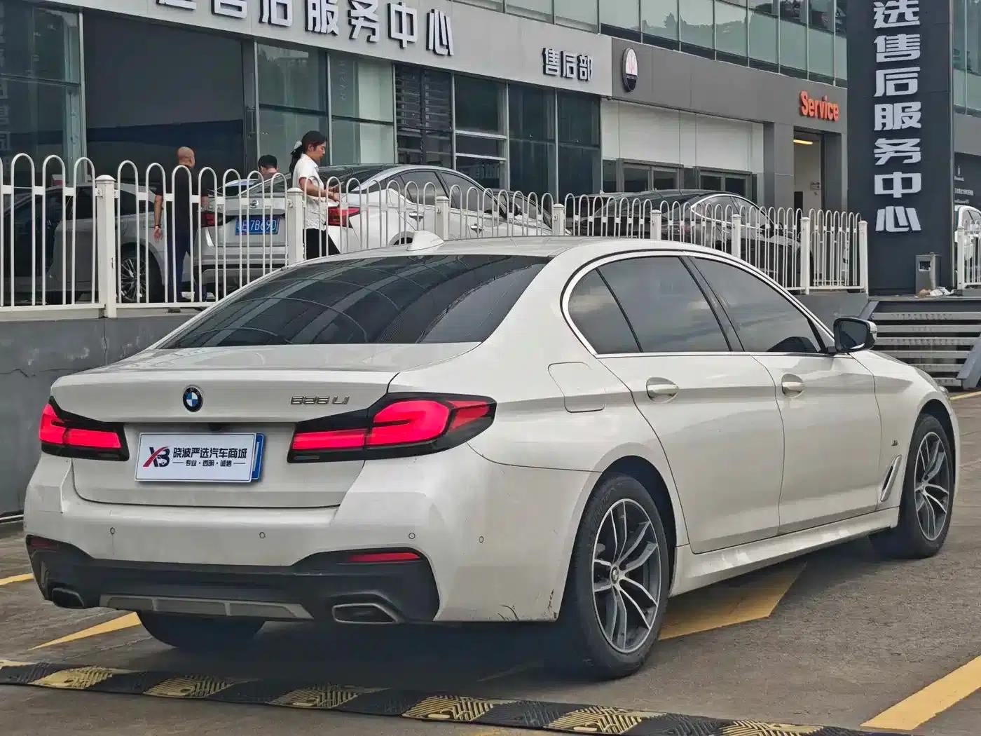 2021 BMW 5 Series 525Li M Sport Package — миниатюра 12