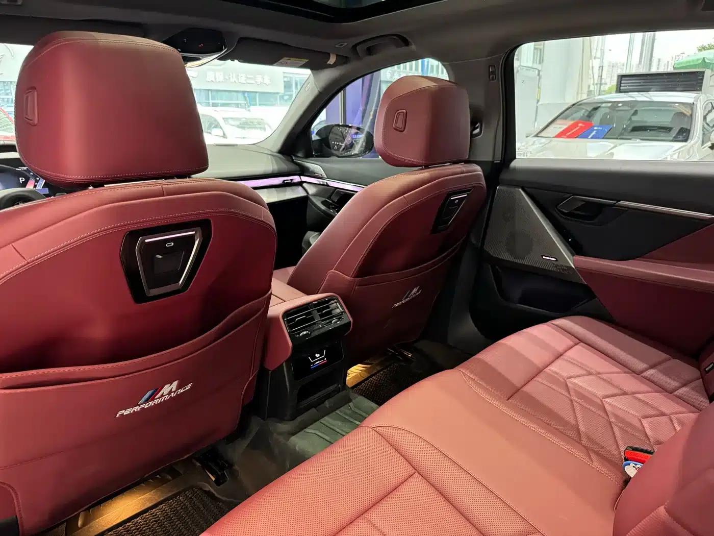 2026 BMW 5 Series 530Li Leading Edition M Sport Package — миниатюра 11