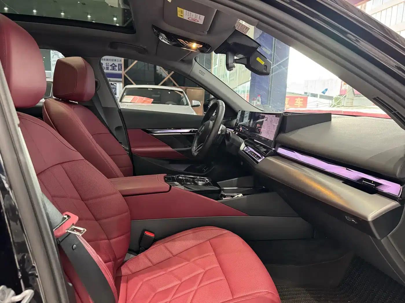 2026 BMW 5 Series 530Li Leading Edition M Sport Package — миниатюра 12