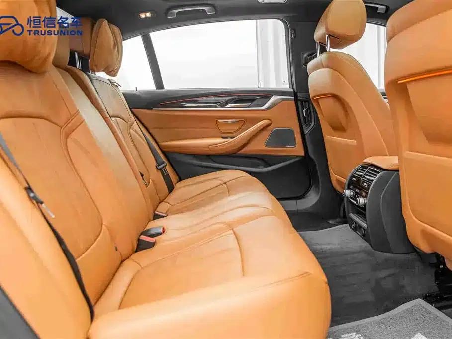2018 BMW 5 Series 530Li Luxury M Sport Package — миниатюра 16