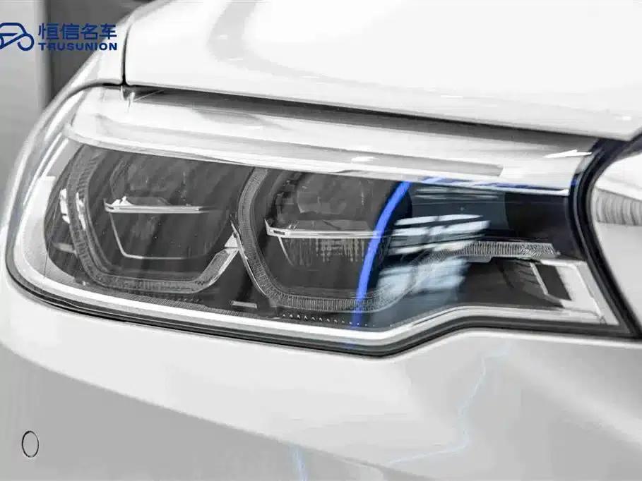 2018 BMW 5 Series 530Li Luxury M Sport Package — миниатюра 10