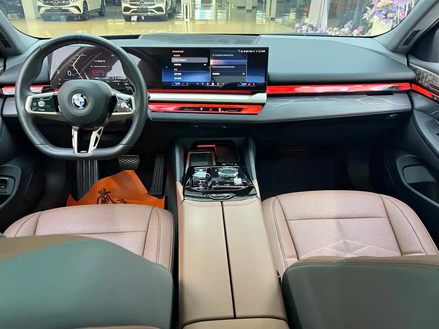 2024 BMW 5 Series 530Li Luxury M Sport Package — миниатюра 7