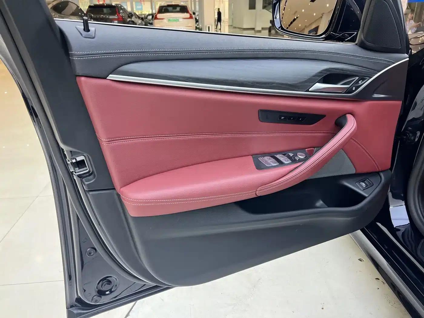 2021 BMW 5 Series 530Li Leading Edition M Sport Package — миниатюра 15
