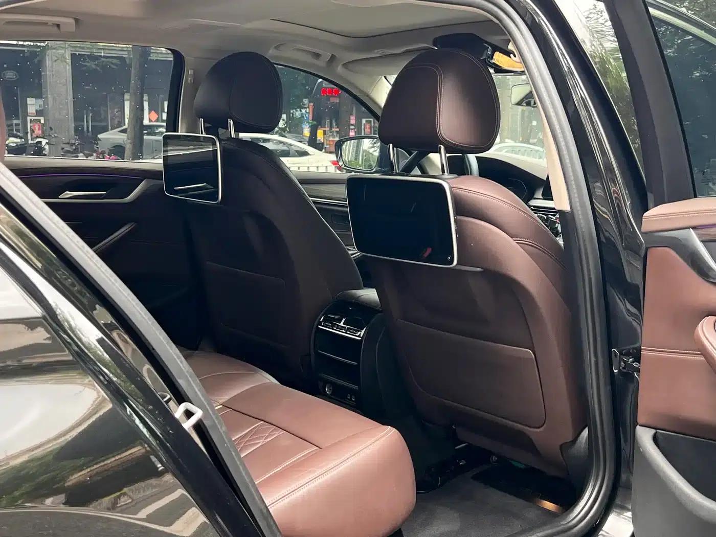 2020 BMW 5 Series 530Li xDrive M Sport Package — миниатюра 6