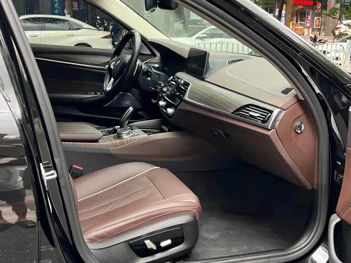 2020 BMW 5 Series 530Li xDrive M Sport Package — миниатюра 7