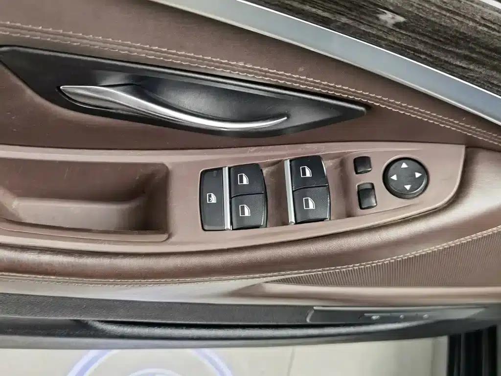2014 BMW 5 Series 525Li Luxury Design Package — миниатюра 9