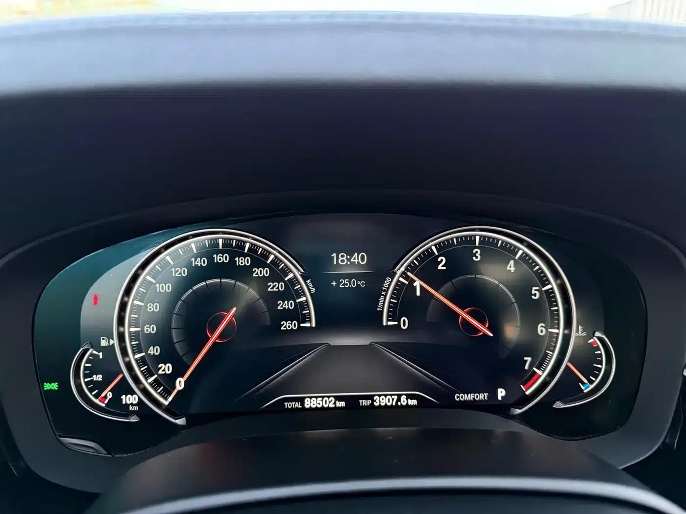 2018 BMW 5 Series 530Li Luxury M Sport Package — миниатюра 12