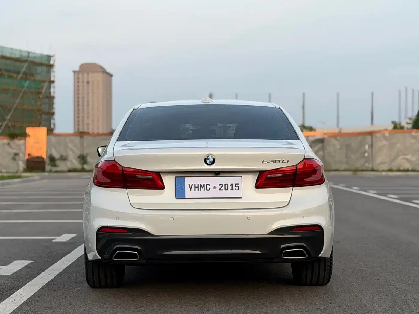 2018 BMW 5 Series 530Li Luxury M Sport Package — миниатюра 25